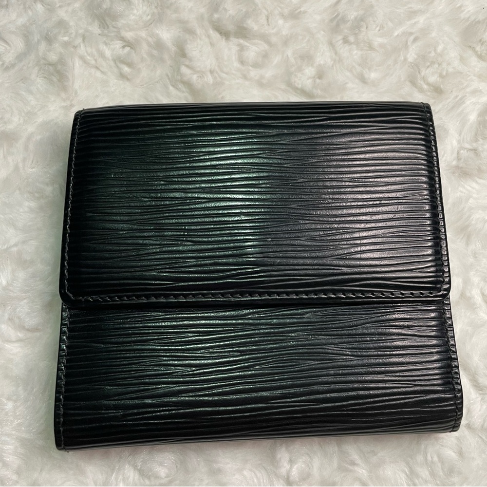 Louis Vuitton Black Epi Elise Trifold Wallet ๐ค - Picture 4 of 17